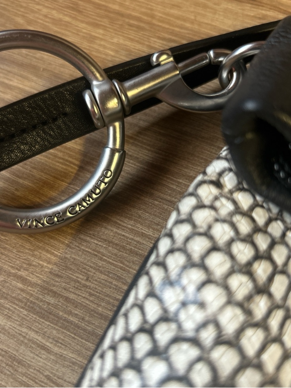 Vince CAMUTO Black and White Snakeskin Patterned Genuine Leather Crossbody Bag - Picture 3 of 8